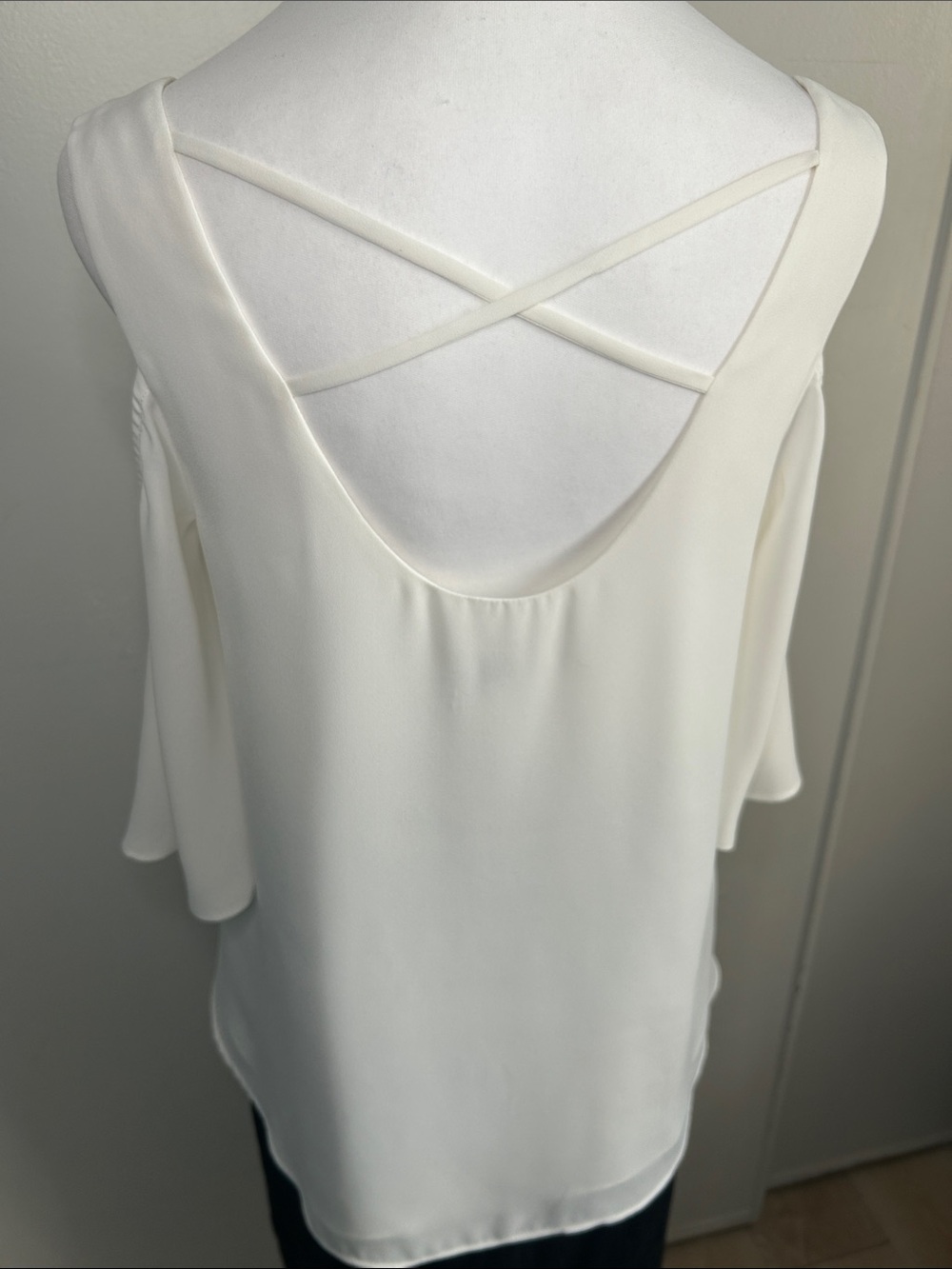 Chelsea28 Feminine Solid White Short Sleeve Cold-Shoulder Flowy Blouse - Picture 5 of 8